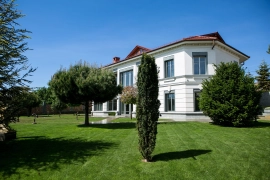 Элитный, большой дом 516 м²