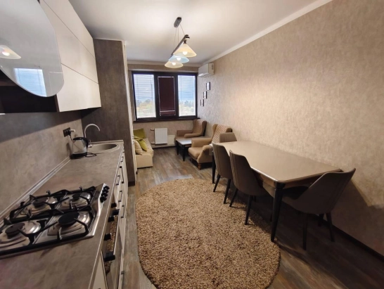 2-к. квартира, 75 м², 2/10 эт.