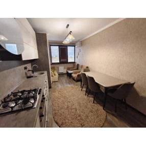 2-к. квартира, 75 м², 2/10 эт.